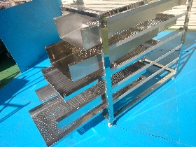 スクリーニングデッキ